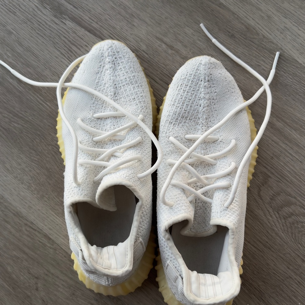 Yeezy boost 350 white shoes